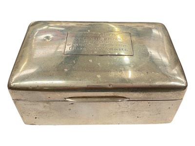 Lot 908 - Silver cigarette box with engraved presentation inscription for the rebuilding of Lexden Manor (London 1918)