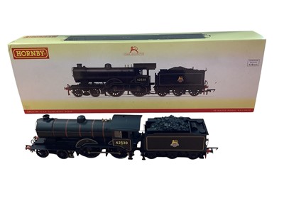Lot Hornby OO Gauge BR black early emblem 4-4-0 Class D16 tender locomotive 62530 ~ R3234, BR black early emblem 0-6-0 Class J15 tender locomotive 65475 ~ R3381 and BR lined black early emblem 2-6-0...