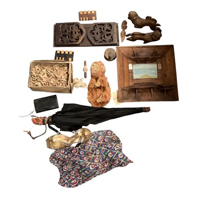 Lot 41 - Box of mixed treen, vintage parasol with carved parrot handle and other items