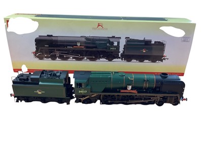 Lot Hornby OO Gauge BR lined green 4-6-2 Rebuilt West Country Class Ilfracombe tender locomotive 34017 and BR lined black (weathered) 2-6-0 Class K1 tender locomotive 62070, both with box (not corre...