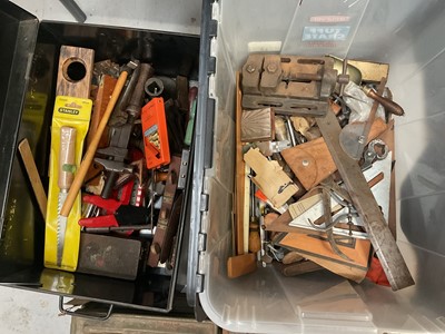 Lot 316 - Quantity of vintage and later hand tools and accessories (5 boxes)