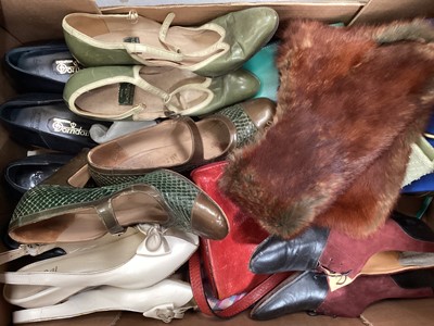 Lot 518 - Two boxes of ladies vintage shoes and bags to include evening bags, leather handbags and leather shoes