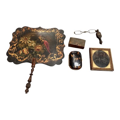 Lot 85 - Victorian papier mache face screen, tortoiseshell purse and other items