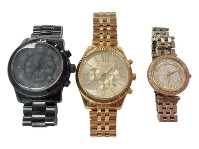 Lot 942 - Three Michael Kors wristwatches to include two gentlemen's MK-8157, MK-8281 and a ladies