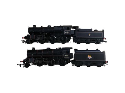 Lot Bachmann OO Gauge BR black early emblem 2-6-0 Ivatt Class 4 tender locomotive 43107 & BR black early emblem 2-6-0 Standard Class 4MT tender locomotive 76069, both unboxed (previously displayed...