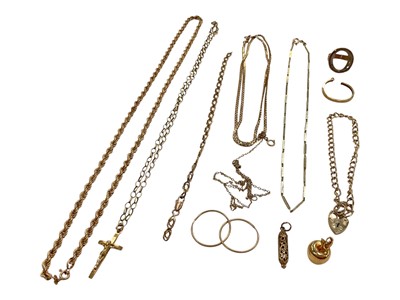 Lot 1039 - Grop of 9ct gold jewellery to include various chains, pendants, bracelet with padlock clasp, ring mount and pair of hoop earrings