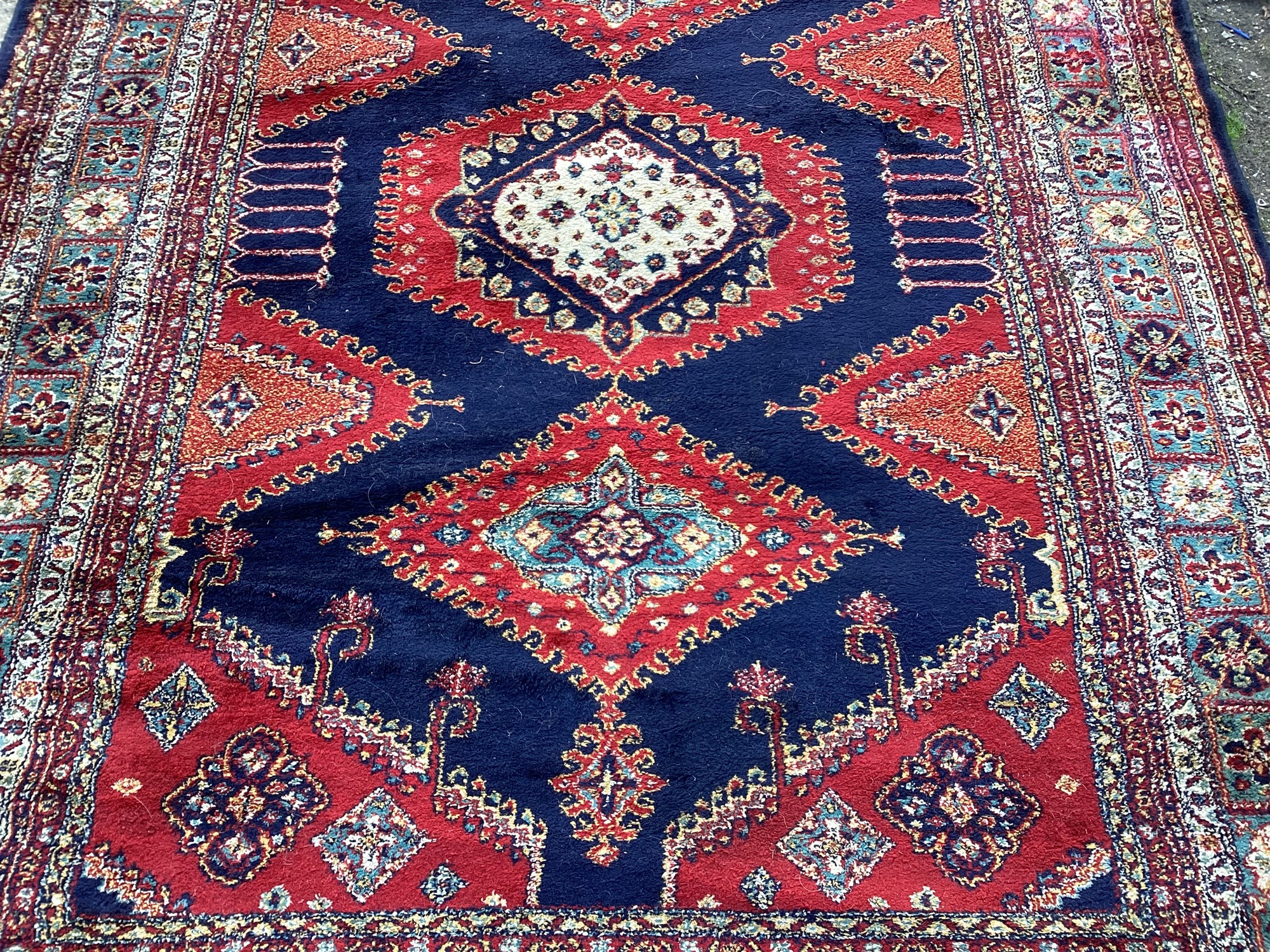 Persian Rug Patters Lot 5131 - Large Persian rug, 262cm x 190cm