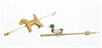 Lot 403 - Novelty gold brooch in the form of a duck,...