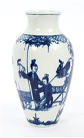Lot 56 - 18th century Worcester blue and white ovoid...