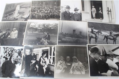 Lot 86 - A collection of 1920s and 1930s Royal interest...