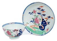 Lot 70 - 18th century Lowestoft Redgrave pattern tea...