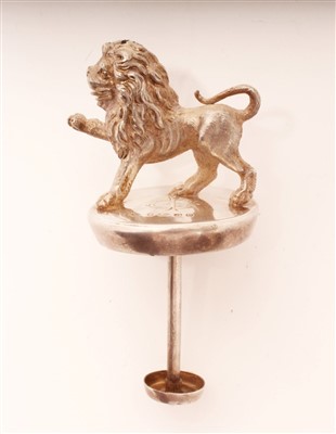 Lot 425 - Victorian silver bottle stopper of circular form, with engraved monogram, 9cm