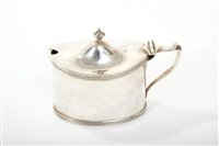 Lot 221 - Edwardian silver mustard pot of oval form,...