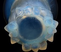 Lot 51 - 1920s René Lalique 'Eucalyptus' opalescent...