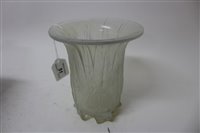 Lot 51 - 1920s René Lalique 'Eucalyptus' opalescent...