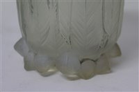 Lot 51 - 1920s René Lalique 'Eucalyptus' opalescent...