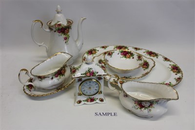 Lot 2106 - Royal Albert Old Country Roses tea and dinner service (91 pieces)