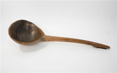 Lot 941 - Antique carved sycamore malt shovel