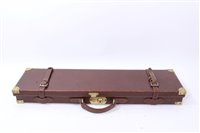 Lot 911 - Good Quality Brown Leather Single Shot Gun Case with Brass fittings