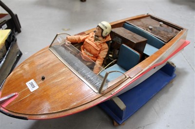 Lot 2909 - Scratch-built model of a speedboat – wooden construction
with Ranger II Controller
