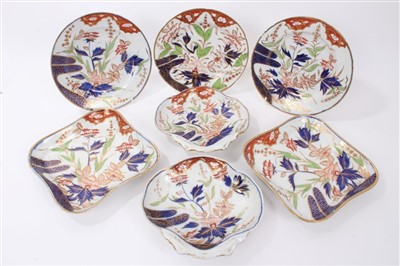 Lot 318 - Early 19th century English Imari palette dessert ware with floral decoration (16 pieces)