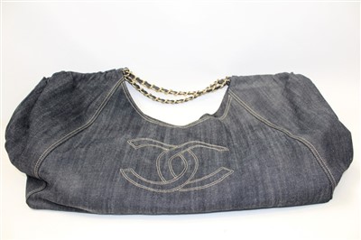 Lot 3081 - Chanel Denim  Vintage Holdall