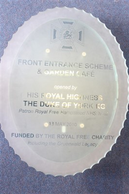 Lot 106 - Etched glass wall plaque – Royal Free Hospital London – Front Entrance Scheme and Garden Cafe Opened by His Royal Highness