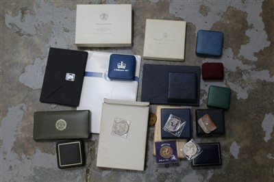Lot 3808 - Coins selection – including silver Proof coins Republic of
Panama 20 Balboas, 1977 Silver Jubilee, Fiji $20, 1982 Piedfort Twenty Pence,
year packs and others