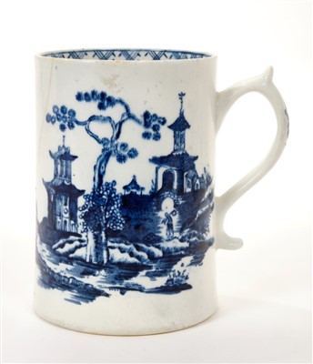 Lot 150 - 18th century Lowestoft Good Cross Chapel pattern blue and white tankard