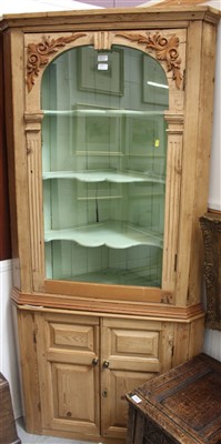 Lot 1488 - Antique Pine standing two height corner cupboard