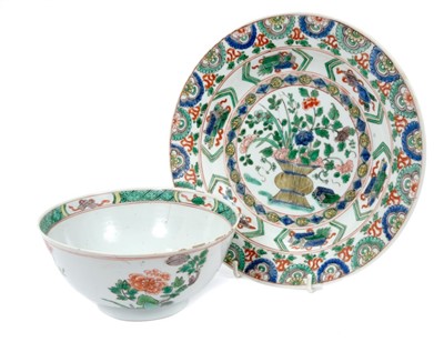Lot 221 - Late 17th century Chinese famille verte dish and a similar bowl