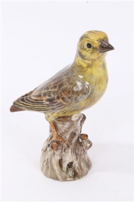 Lot 267 - 19th century Meissen porcelain figure of a goldfinch - blue crossed swords, incised marks, 3.5cm