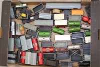 Lot 2886 - Railway - Hornby Dublo unboxed selection of...
