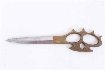 Lot 813 - Second World War British Military Middle East Commando Knuckleduster Knife