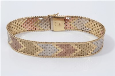 Lot 3214 - 9ct three-colour gold bracelet
