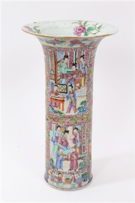 Lot 100 - 19th century Cantonese famille rose vase