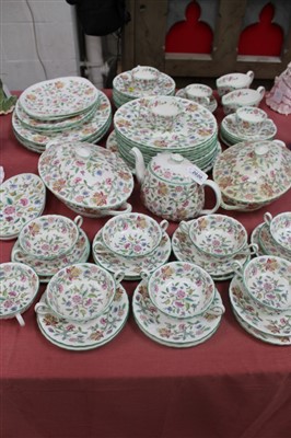 Lot 2020 - Minton Haddon Hall pattern tea and dinner service to include tureens, meat plates, gravy boats, side plates etc 72 pieces