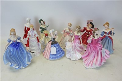 Lot 2005 - Ten Royal Doulton ladies- Patricia HN3365, Lucy HN3858, Lauren HN3975, Christmas Day 2002 HN4422, Christine HN3905, Melissa HN3977, Amy HN3316, Winter Walk HN4689, Susan HN4777 and Sophie HN3995 (1...