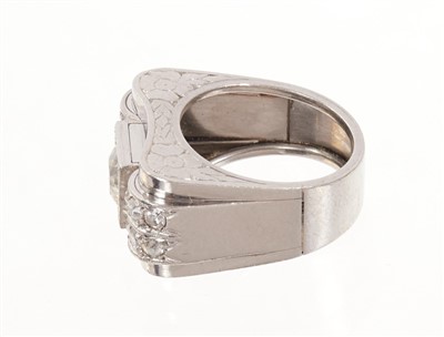 Lot 441 - Art Deco diamond ring, the central old cut diamond estimated to weigh approximately 1.10cts
