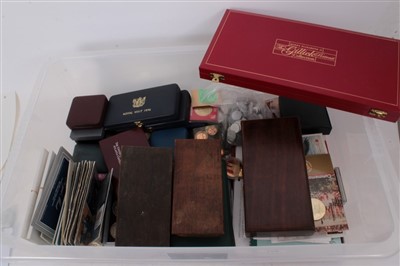 Lot 109 - World - mixed modern coinage