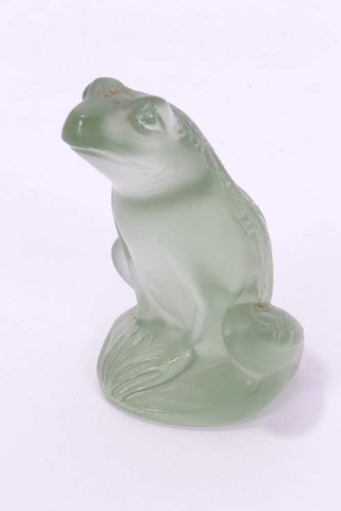 Lot 76 - Lalique green glass frog