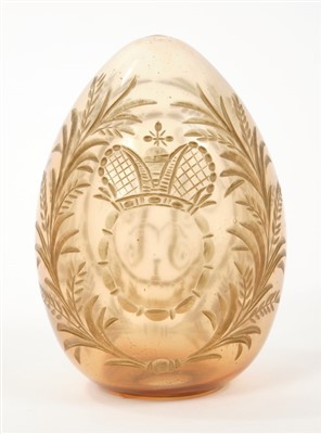 Lot 22 - Russian glass egg