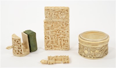 Lot 12 - 19th century Chinese Canton carved ivory sewing clamp