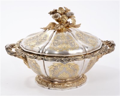 Lot 82 - Exceptional quality French silver tureen and cover with Rothchild family crest