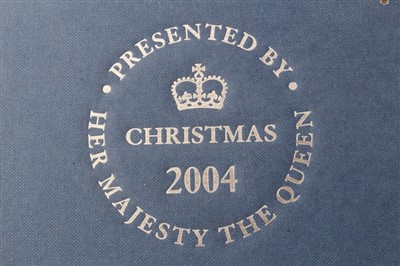 Lot 159 - ER II Christmas 2004 cut glass bowl