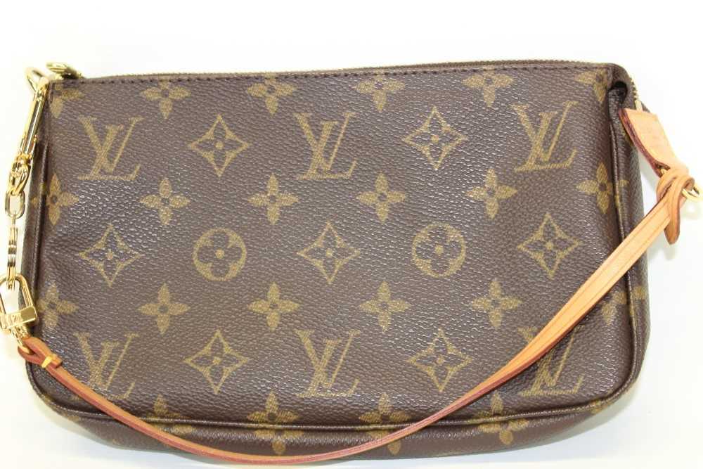 Lot 3109 - Louis Vuitton Monogram Pochette Handbag SD0042 with soft Louis Vuitton dust bag.
