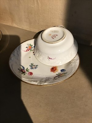 Lot 35 - Large collection of 18th and 19th century English porcelain, including Coalport tureen and stand, Derby ewer, reticulated Derby dish, Lowestoft polychrome painted saucer, Crown Derby purple and gol...