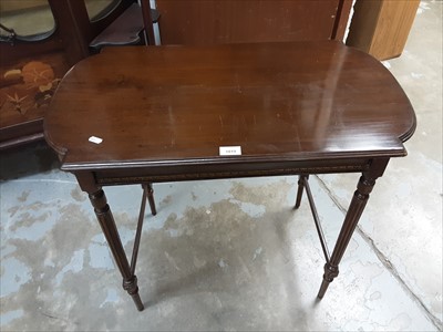 Lot 1019 - Early 20th century mahogany side table with shaped top