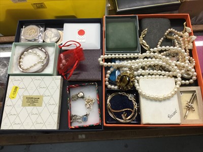 Lot 663 - Group of costume jewellery to include faux pearl necklaces, brooches and coins