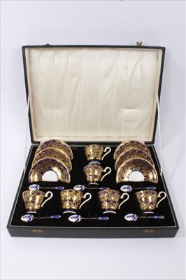 Lot 79 - Good quality 18-piece Aynsley bone china coffee set in case